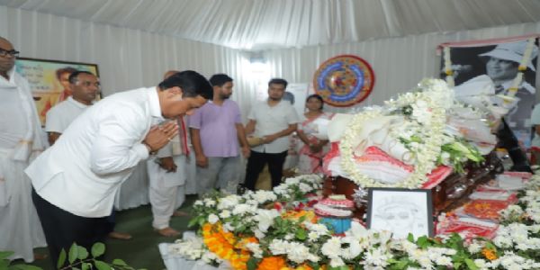 जुबीन गर्ग के आद्य श्राद्ध कार्यक्रम में शामिल हुए केंद्रीय मंत्री सोनोवाल
