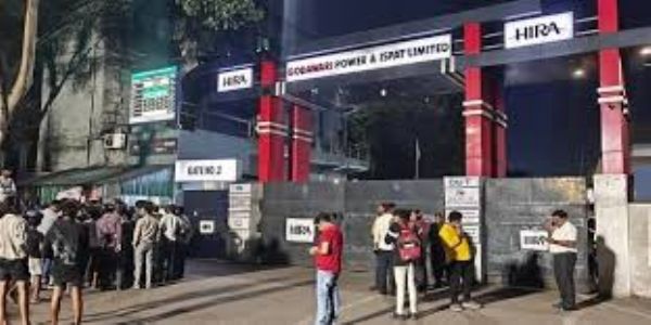 गोदावरी इस्पात संयंत्र में हुए हादसे को लेकर आज धरना -प्रदर्शन