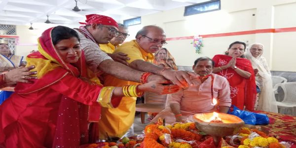 माता वैष्णों देवी मंदिर में सजाई गई माता की चौकी, भक्ति गीतों पर झूमे श्रद्धालु