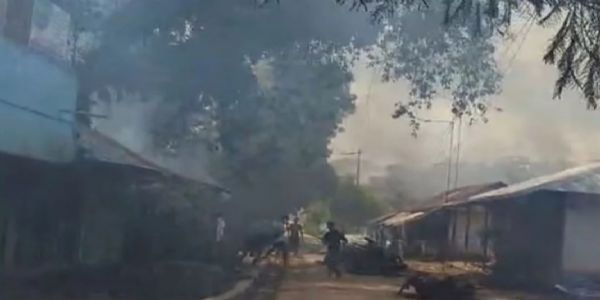 बांग्लादेश में हत्या और दुष्कर्म के विरोध में फूटा लोगों का गुस्सा, सेना का दावा-