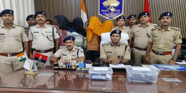 लूट एवं डकैती की योजना को पुलिस ने किया विफल, 4 अपराधकर्मियों को अवैध हथियार के साथ किया गिरफ्तार