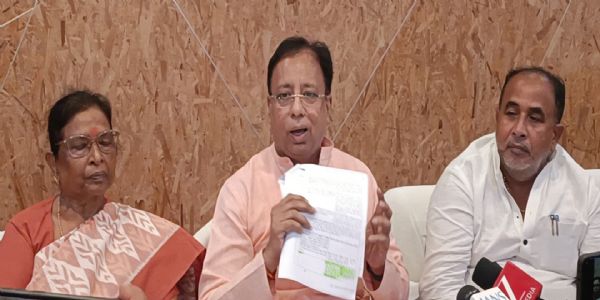 हमारे ऊपर गलत तरीके से आरोप लगाया जा रहा है, मेरे नाम से पेट्रोल पंप है ही नहीं : संजय जयसवाल
