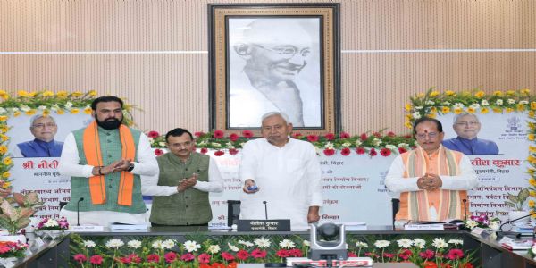 मुख्यमंत्री ने 11,921 करोड़ रुपये की 20,658 योजनाओं का किया शिलान्यास, कार्यारंभ-उद्घाटन