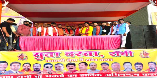 रांची के पूजा पंडालों में श्रद्धालुओं की सेवा में जुटे हैं युवा दस्ते के सदस्य : मिश्रा