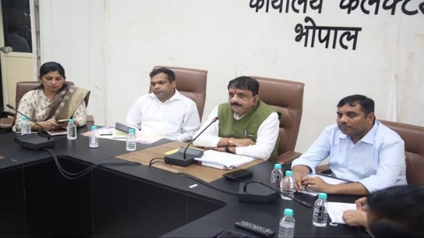 सांसद शर्मा की अध्यक्षता में बैठक