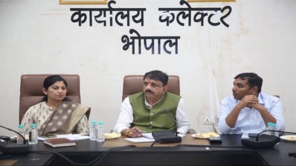 सांसद शर्मा की अध्यक्षता में बैठक