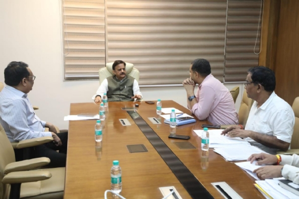 उप मुख्यमंत्री शुक्ल ने की रीवा जिले में खाद वितरण व्यवस्था की समीक्षा