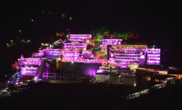 माता वैष्णो देवी के आधार शिविर कटरा में पिछले 24 घंटों के दौरान 200 मिमी से अधिक बारिश दर्ज, यात्रा नौवें दिन भी स्थगित