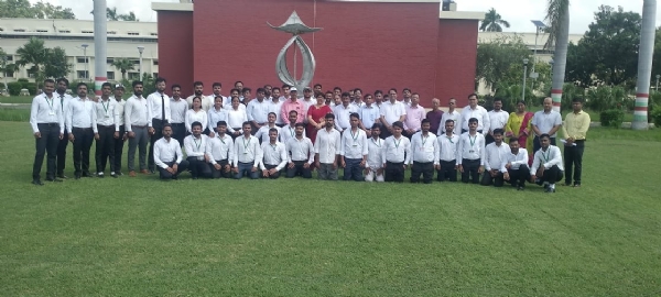 ख्यातिलब्ध राष्ट्रीय शर्करा संस्थान में 75 से अधिक विद्यार्थियों का हुआ चयन, बच्चों में ख़ुशी की लहर