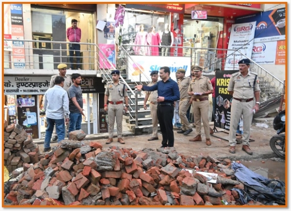 सड़क पर पुलिस कमिश्नर
