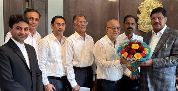 बार एसोसिएशन के पदाधिकारियों ने की सीजेआई बी आर भूषण रामकृष्ण गवाई से मुलाकात,दिया बीकानेर आने का निमंत्रण