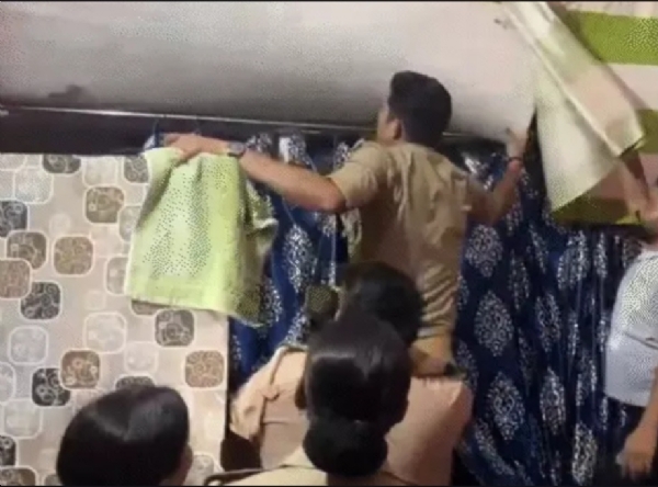 कन्नौज: टाँड़ पर गद्दे के नीचे छिपा मिला जिला बदर सपा नेता कैश खां, गिरफ्तार