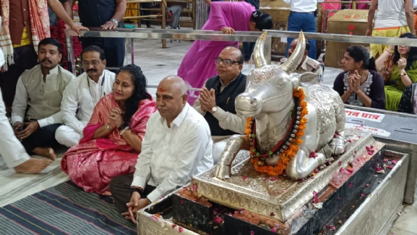 भाजपा प्रदेश अध्यक्ष हेमंत खण्डलेवाल ने भगवान  महाकालेश्वर के दर्शन किये