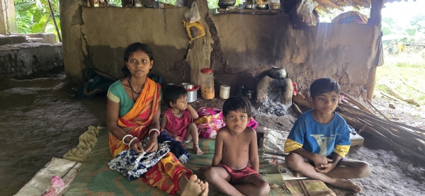 सुकमा: बाढ़ का पानी अचानक घर में घुसा जरूर के सामान भी नहीं निकाल पाए प्रशासन से मदद उम्मीद