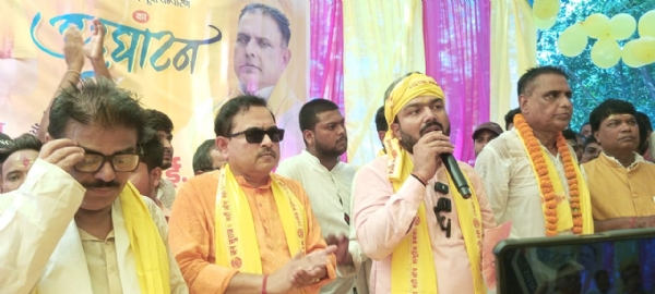 कांवरिया सेवा शिविर के उद्धाटन के मौके पर पहुंचे जनसुराज के नेता