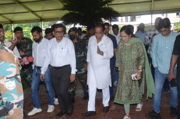 रिनपास का जायजा लेते मंत्री समेत अन्य अधिकारीगण