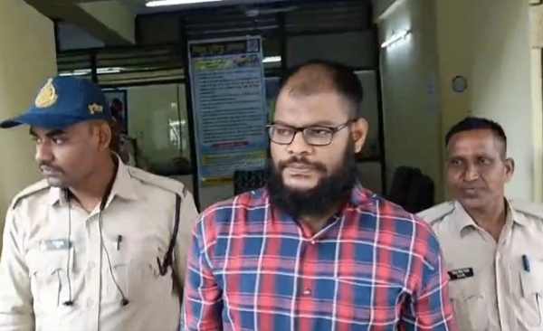 कोतवाली पुलिस की गिरफ्तर में आरोपित जलील