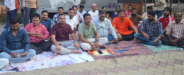 अररिया फोटो:भाजपा नगर कमिटी की बैठक में कार्यकर्ता