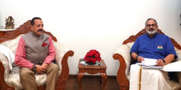 केंद्रीय मंत्री डॉ. जितेंद्र सिंह से मिले राजीव चंद्रशेखर