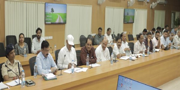 कोरबा कलेक्ट्रेट सभाकक्ष में समय सीमा की बैठक हुई आयोजित
