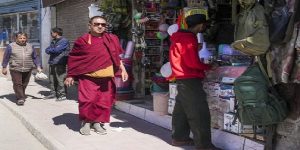 लेह शहर में सात घंटे के लिए कर्फ्यू में दी गई ढील, एक हफ्ते बाद मिली राहत