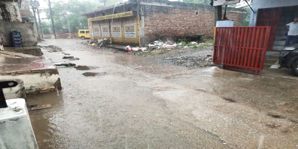 मुरैना: तेज बारिश ने किसानों के चेहरों पर फिर खींची चिंता की लकीरें