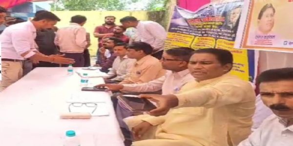 सरकार चली जनता के द्वार : राज्यमंत्री पहुंचे बाल्मीकि बस्ती