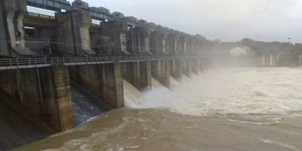 बारिश थमने के बाद कैचमेंट एरिया से पानी की बांध में आवक हुई कम