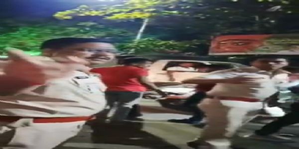 पुलिसकर्मियों द्वारा बीजेपी कार्यकर्ताओं से अभद्रता का वीडियो वायरल, सियासत गरमाई