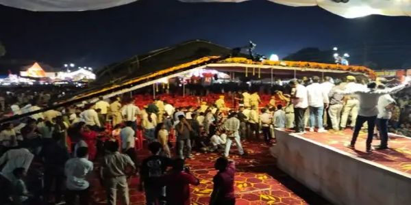 हरियाणवी डांसर सपना चौधरी के कार्यक्रम में डोम गिरा, बड़ा हादसा टला