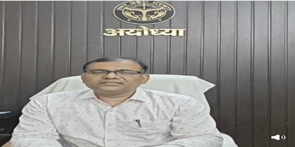 हनुमानगढ़ी के पास बिकने वाले प्रसाद में हो रही हैं मिलावट