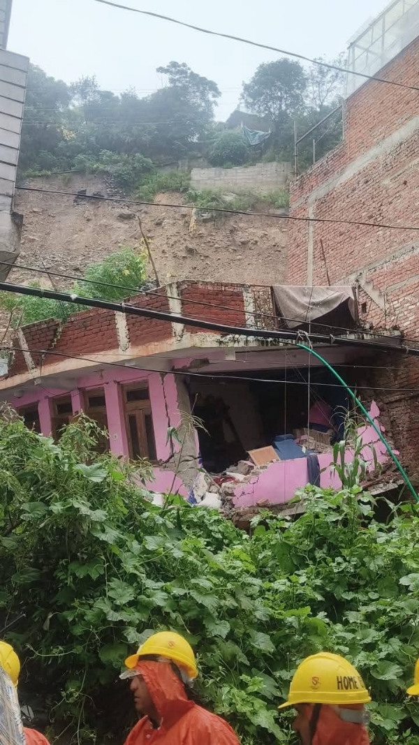 हिमाचल के कुल्लू में भूस्खलन