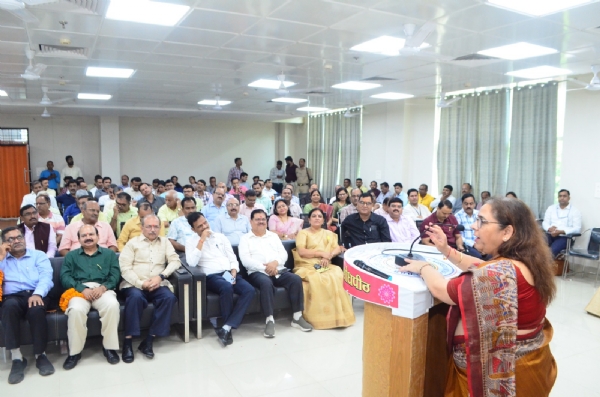 *शिक्षा जगत में अपनी महत्वपूर्ण उपलब्धियों और समर्पण के लिए सम्मानित हुए प्रोफेसर*