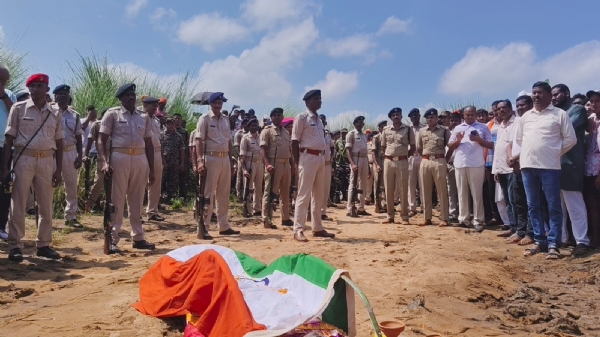 अंतिम संस्कार के लिए लाया गया शव