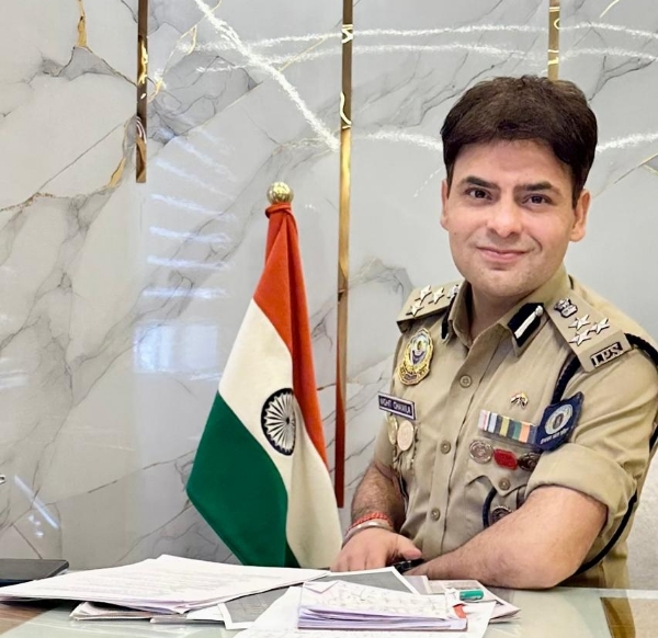 आईपीएस अधिकारी मोहित चावला