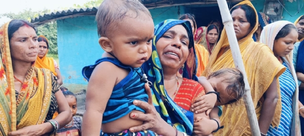 रोते बिलखते परिजन