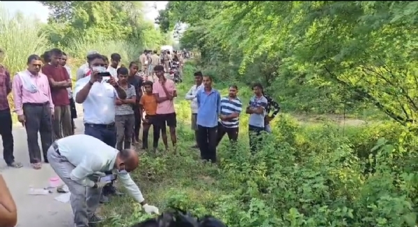 घटनास्थल पर पहुंची फोरेंसिक टीम की फोटो