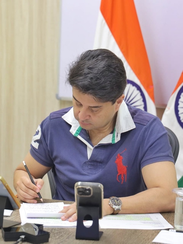 सिंधिया ने समर्थकों से कहा, जनता की सेवा करें क्योंकि आप ही अपने क्षेत्र के ज्योतिरादित्य सिंधिया हैं