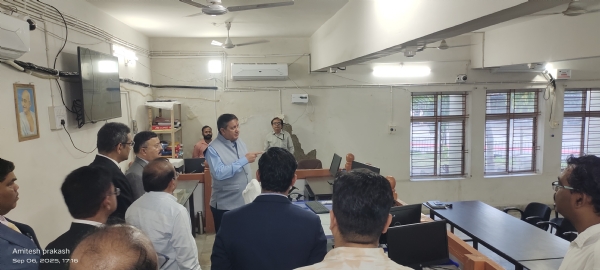 इजलास का किया निरीक्षण