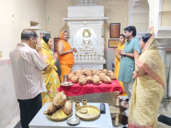 अनन्त चतुर्दशी पर दिगम्बर जैन मंदिरों में हुई चौबीस तीर्थंकरो की मण्डल विधान पूजा