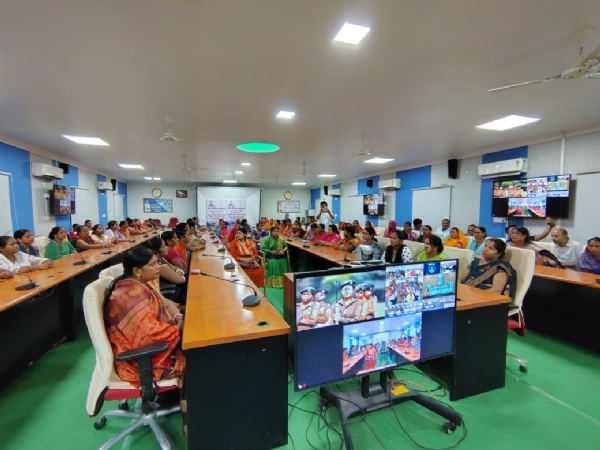 मुख्यमंत्री महिला रोजगार योजना”  कार्यक्रम का सीधा प्रसारण