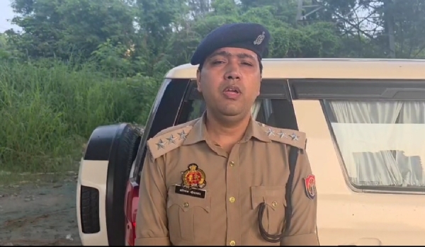 घटना की जानकारी देते एसीपी