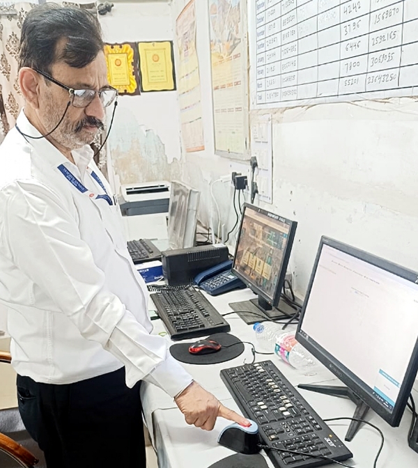 उत्तर पश्चिम रेलवे पर चैकिंग स्टाफ भी लगाएंगे डिजिटल अटेंडेंस : नई बायोमेट्रिक साइन-ऑन और साइन-ऑफ प्रणाली शुरू