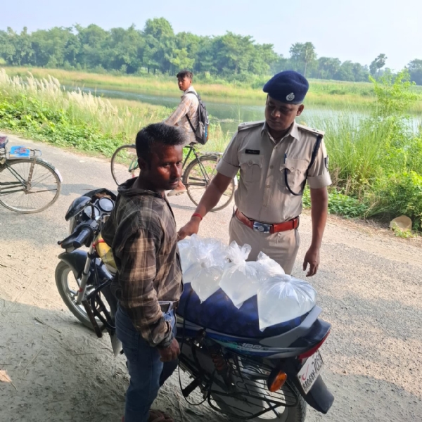 केसरिया में बरामद चुलाई शराब