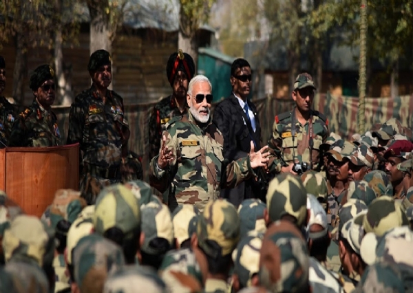 प्रधानमंत्री नरेंद्र मोदी और भारतीय सेनाएं