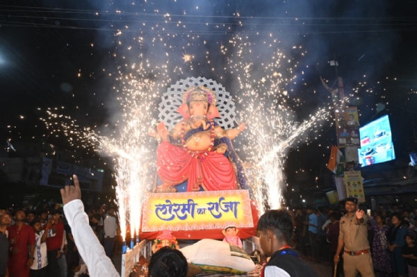 लोरमी में  भव्य गणेश विसर्जन झांकी