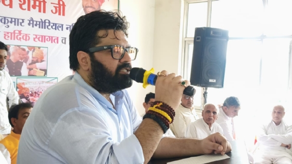 कार्यक्रम को संबोधित करते हुए राज्यसभा सांसद कार्तिकेय शर्मा।