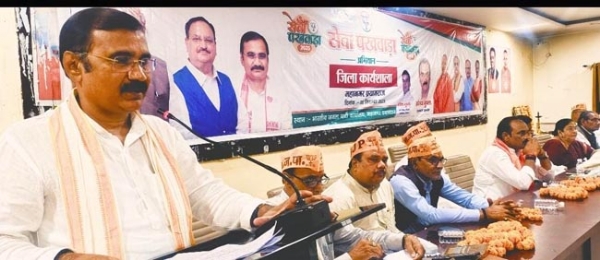 सम्बोधित करते दिलीप पटेल