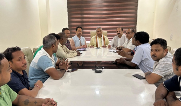 सत शर्मा ने बंगाली निवासियों से मुलाकात की सांस्कृतिक एकता और सामूहिक प्रगति पर ज़ोर दिया