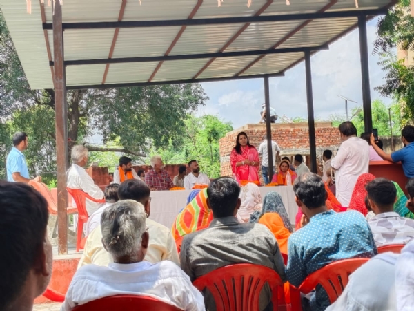 महापौर डॉ. गुर्जर ने योगा फॉर वन अर्थ वन हेल्थ की थीम पर योगाचार्यो के साथ किया योग एवं वृक्षारोपण
